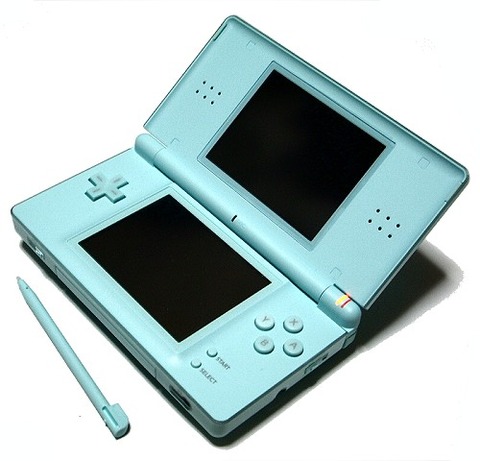 Nintendo_DS_Lite_Ice_Blue